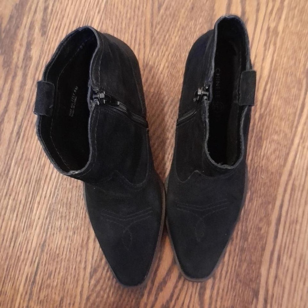 NWOB: Black Suede Western Ankle Boots Pointed Toe Women's 7 - Picture 6 of 8